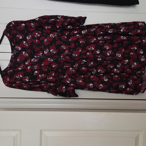 Torrid Black and Red Skull Rose Dress - Picture 1 of 5